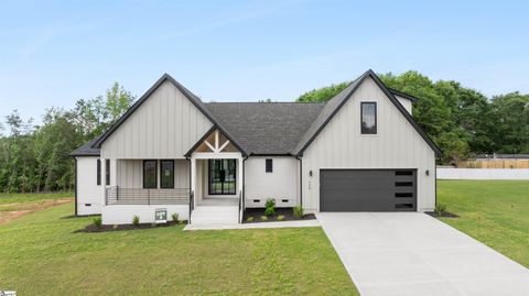 Photo of 734 New South Court, Wellford, SC 29385 (MLS # 1583896)