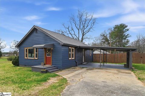 Photo of 166 Berry Road, Boiling Springs, SC 29316 (MLS # 1588480)