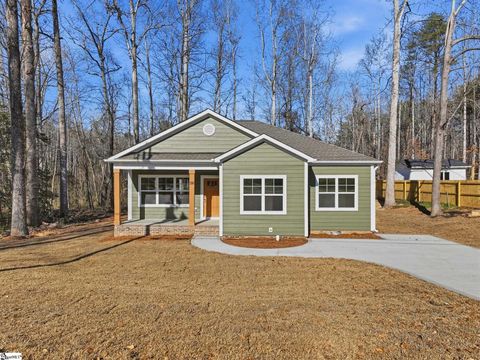 Photo of 26 Carriage Drive, Greenville, SC 29609 (MLS # 1578308)
