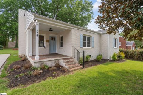 Photo of 304 Wedgewood Drive, Greenville, SC 29609 (MLS # 1582462)