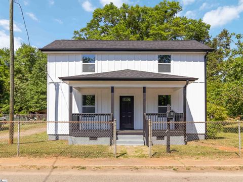Photo of 5 Williams Street, Spartanburg, SC 29301 (MLS # 1589523)