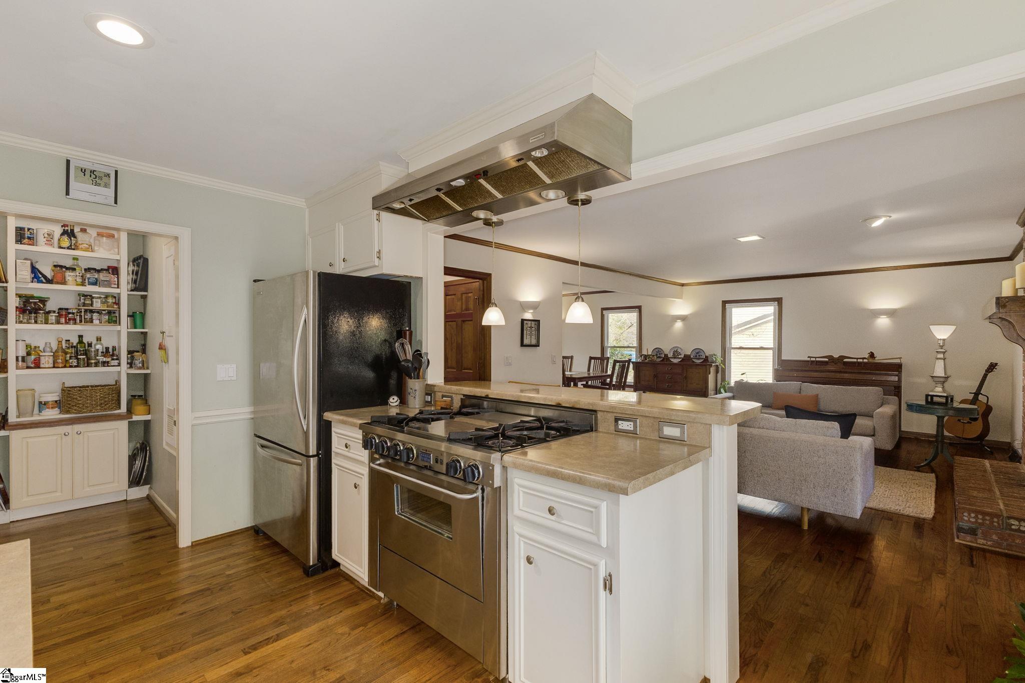 Greenville, South Carolina 29615, United States, 4 Bedrooms Bedrooms, ,3 BathroomsBathrooms,Residential,Contingent,109052