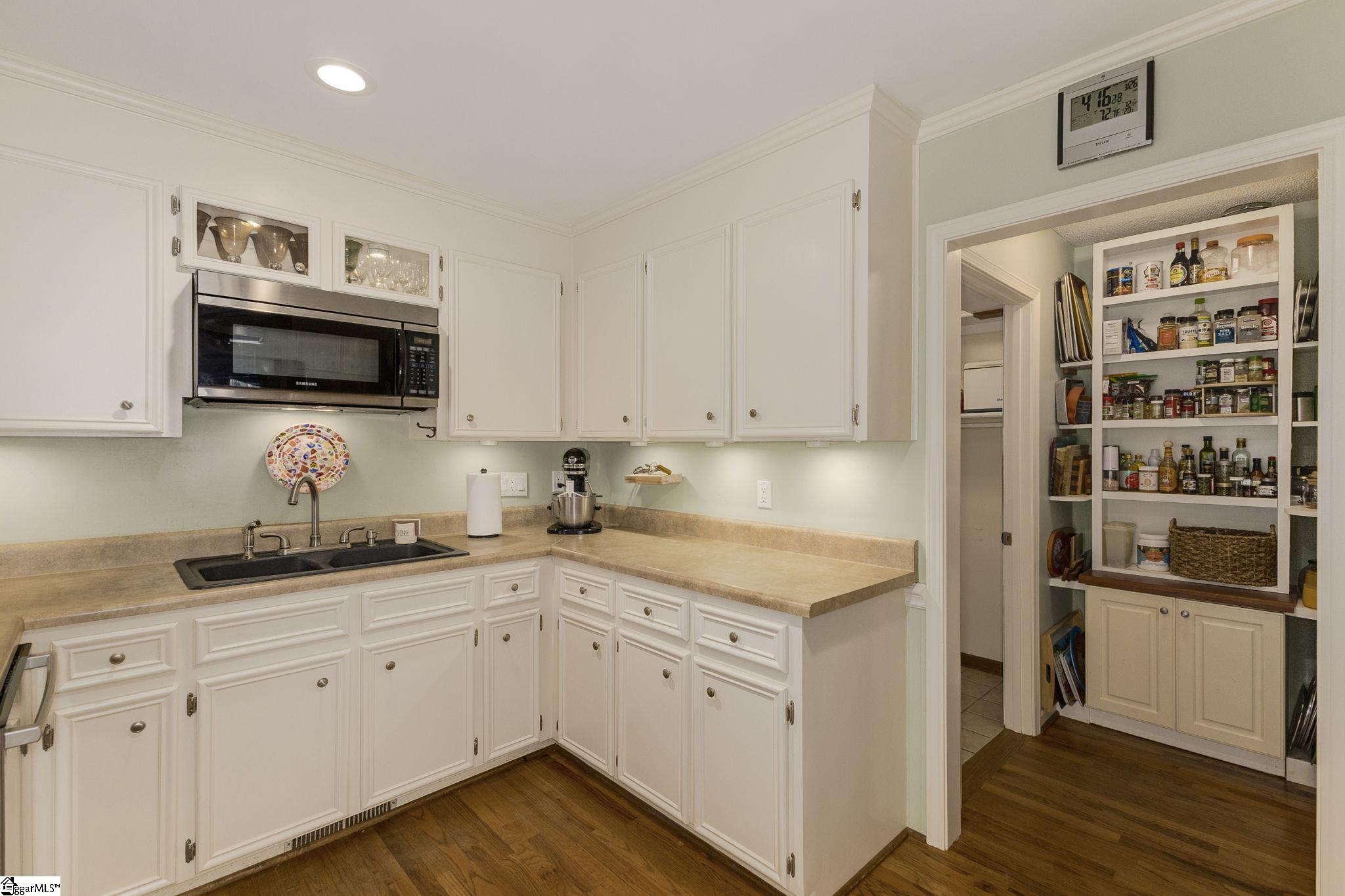 Greenville, South Carolina 29615, United States, 4 Bedrooms Bedrooms, ,3 BathroomsBathrooms,Residential,Contingent,109052