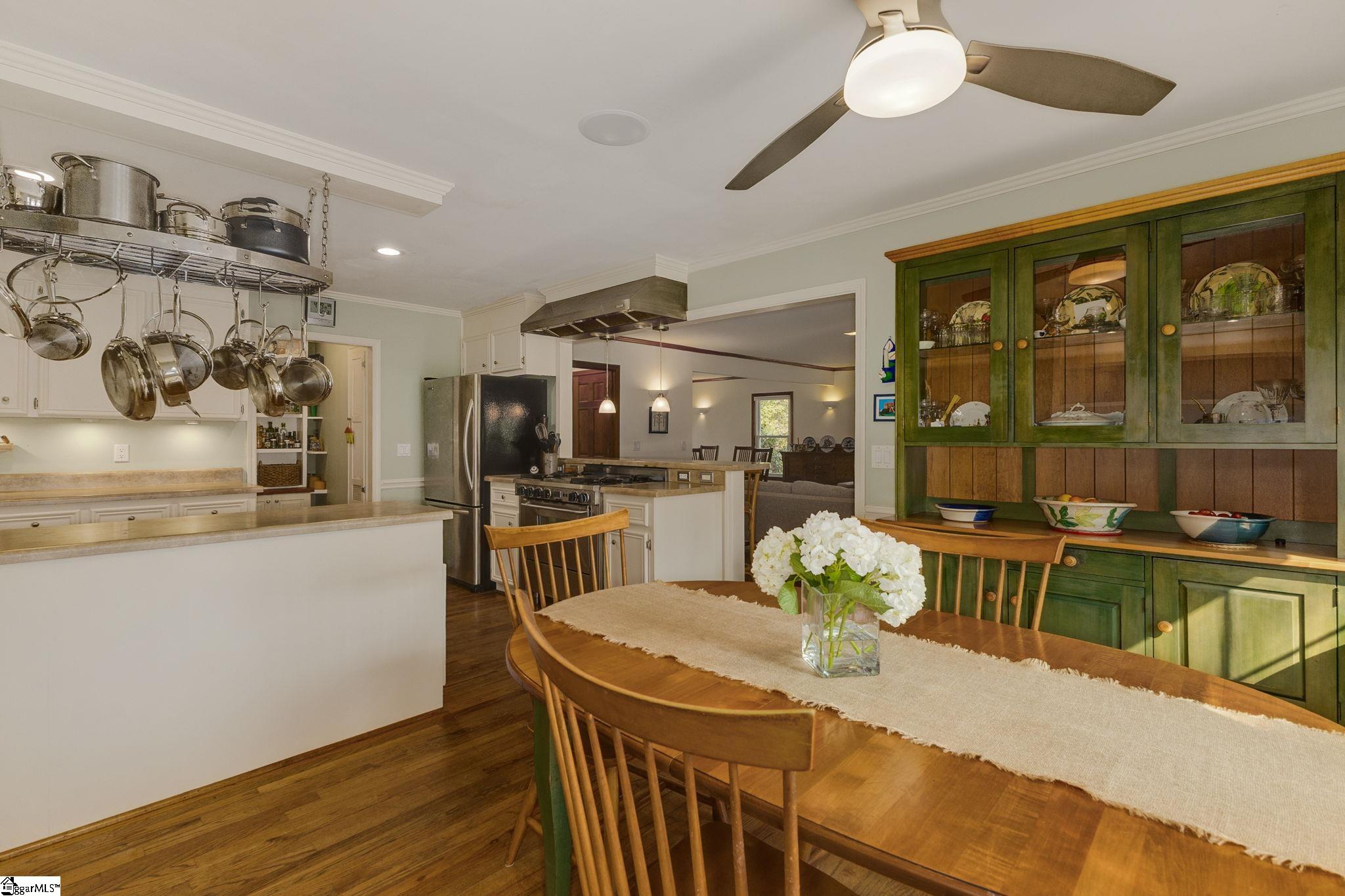 Greenville, South Carolina 29615, United States, 4 Bedrooms Bedrooms, ,3 BathroomsBathrooms,Residential,Contingent,109052