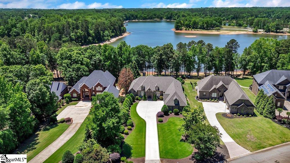 Custom-built executive home on Lake Hartwell offering exceptional qual – image 4