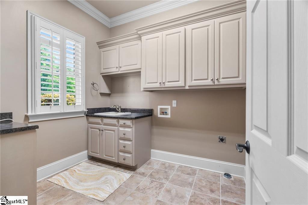Custom-built executive home on Lake Hartwell offering exceptional qual – image 30