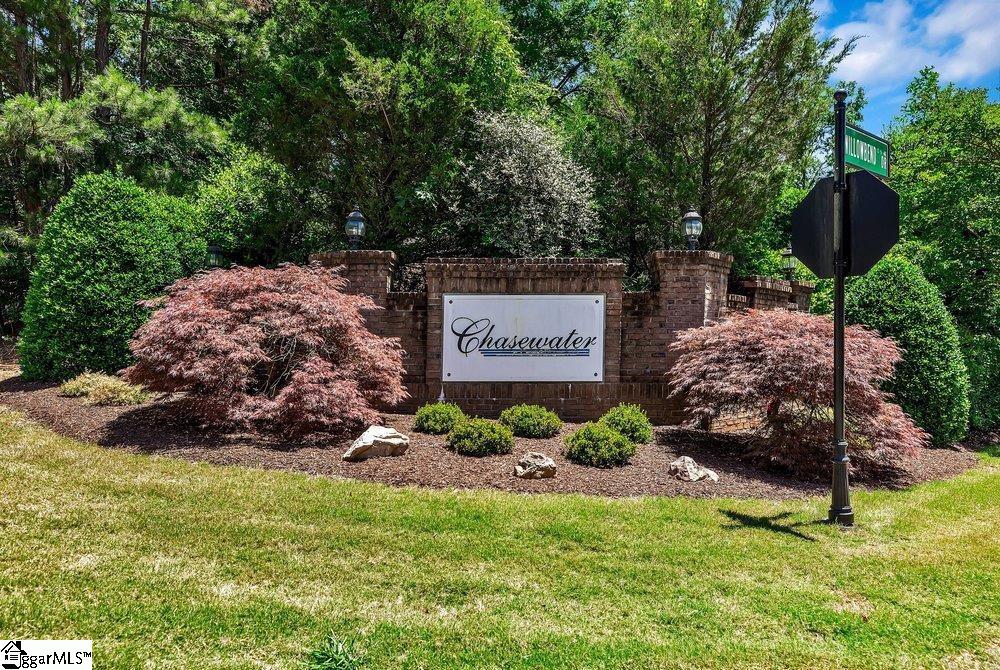 Custom-built executive home on Lake Hartwell offering exceptional qual – image 45