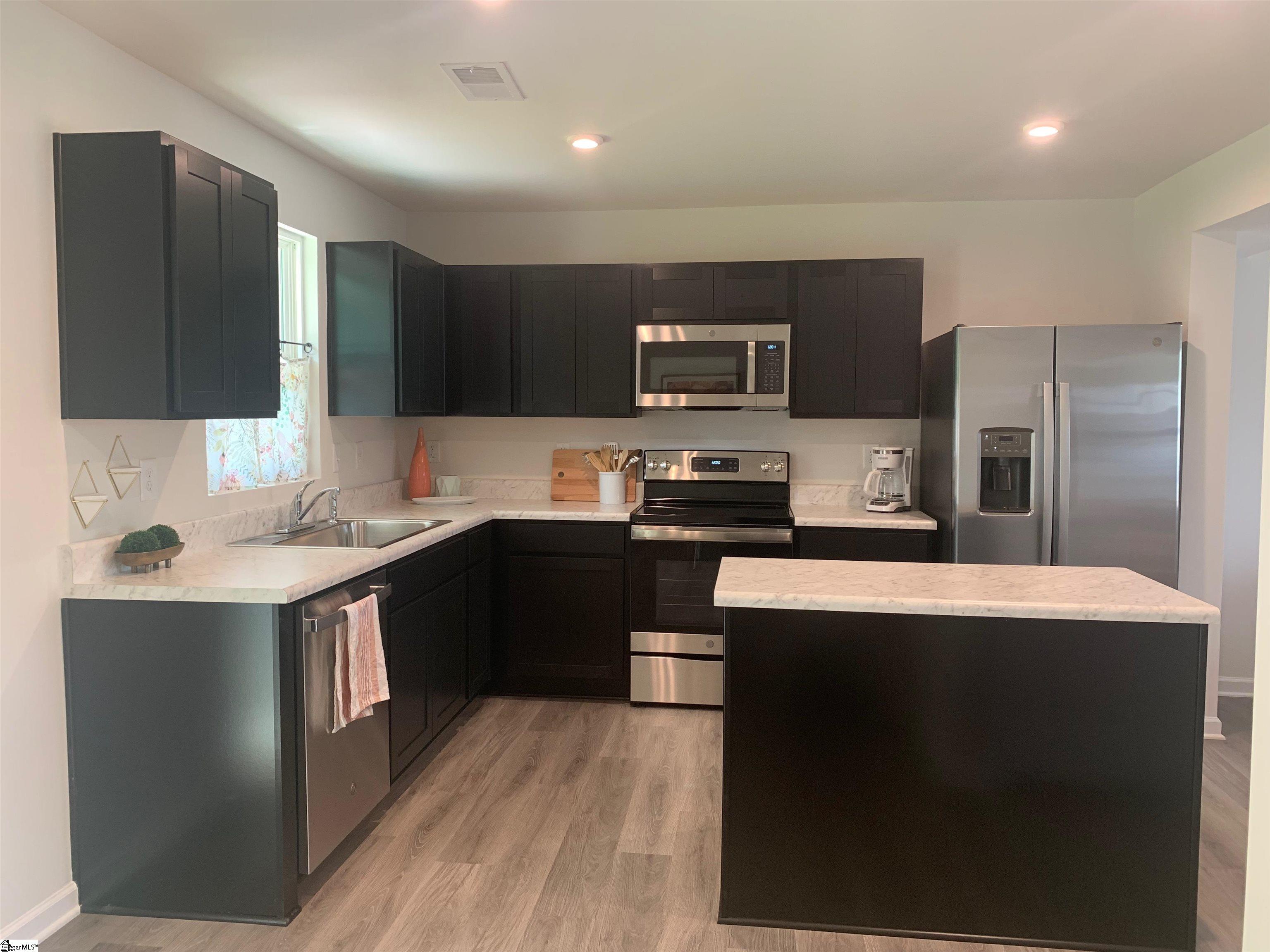 Greenville, South Carolina 29617, United States, 3 Bedrooms Bedrooms, ,3 BathroomsBathrooms,Residential,Active,216003