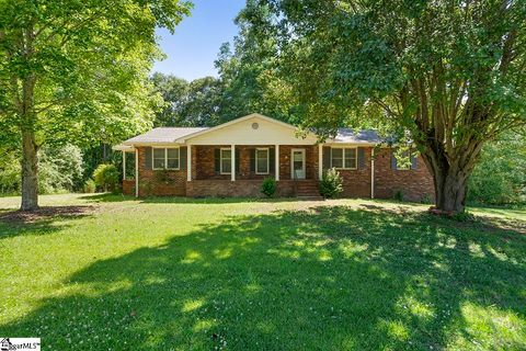 Photo of 18348 25 Highway, Ware Shoals, SC 29692 (MLS # 1592460)