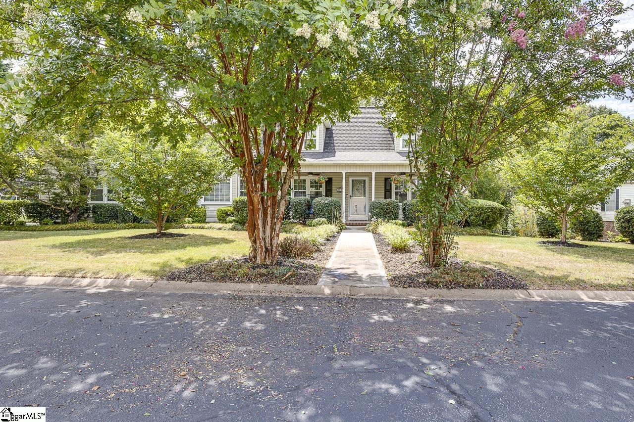 103 Oak Wind Circle