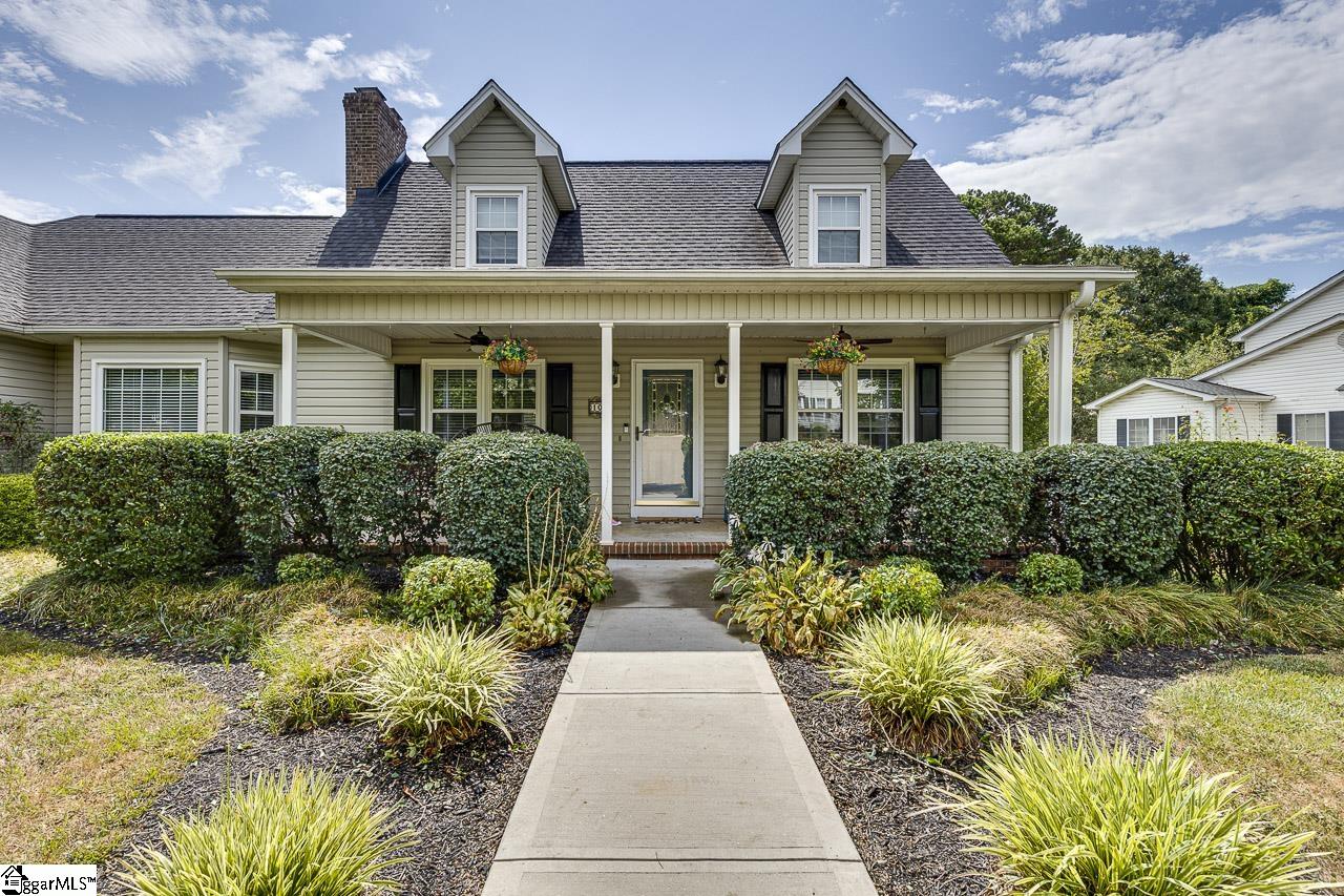 103 Oak Wind Circle