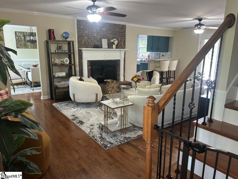 103 Oak Wind Circle