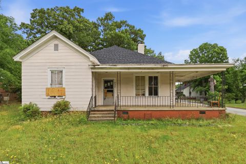 Photo of 800 W W Parker Road, Greenville, SC 29611 (MLS # 1590343)