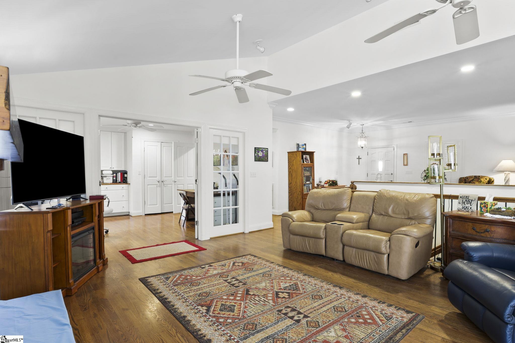 250 Thompson Road