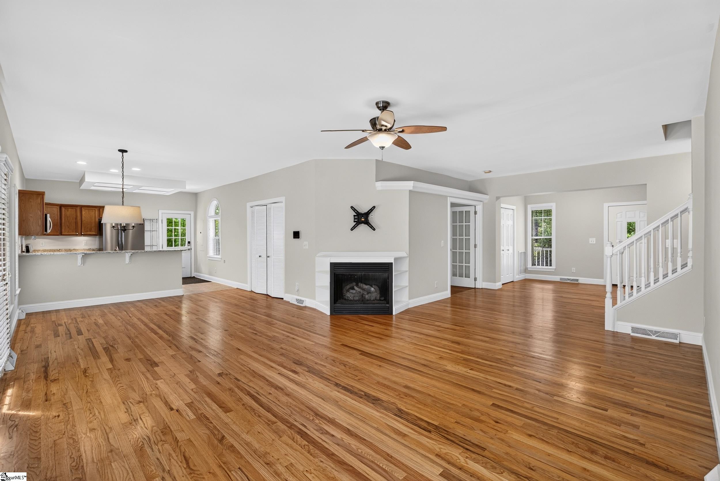 748 N Elm Avenue