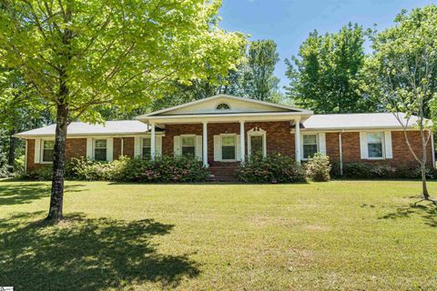Photo of 130 Sharcliff Road, Cowpens, SC 29330 (MLS # 1588670)