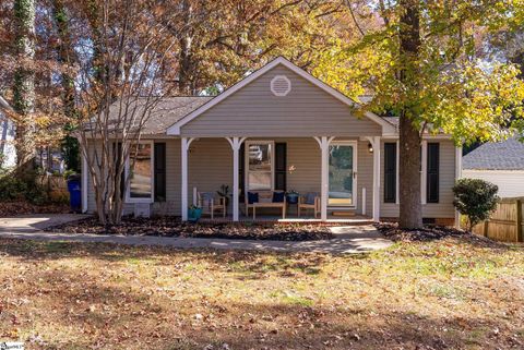 Photo of 1067 Summit Drive, Greenville, SC 29609 (MLS # 1575021)