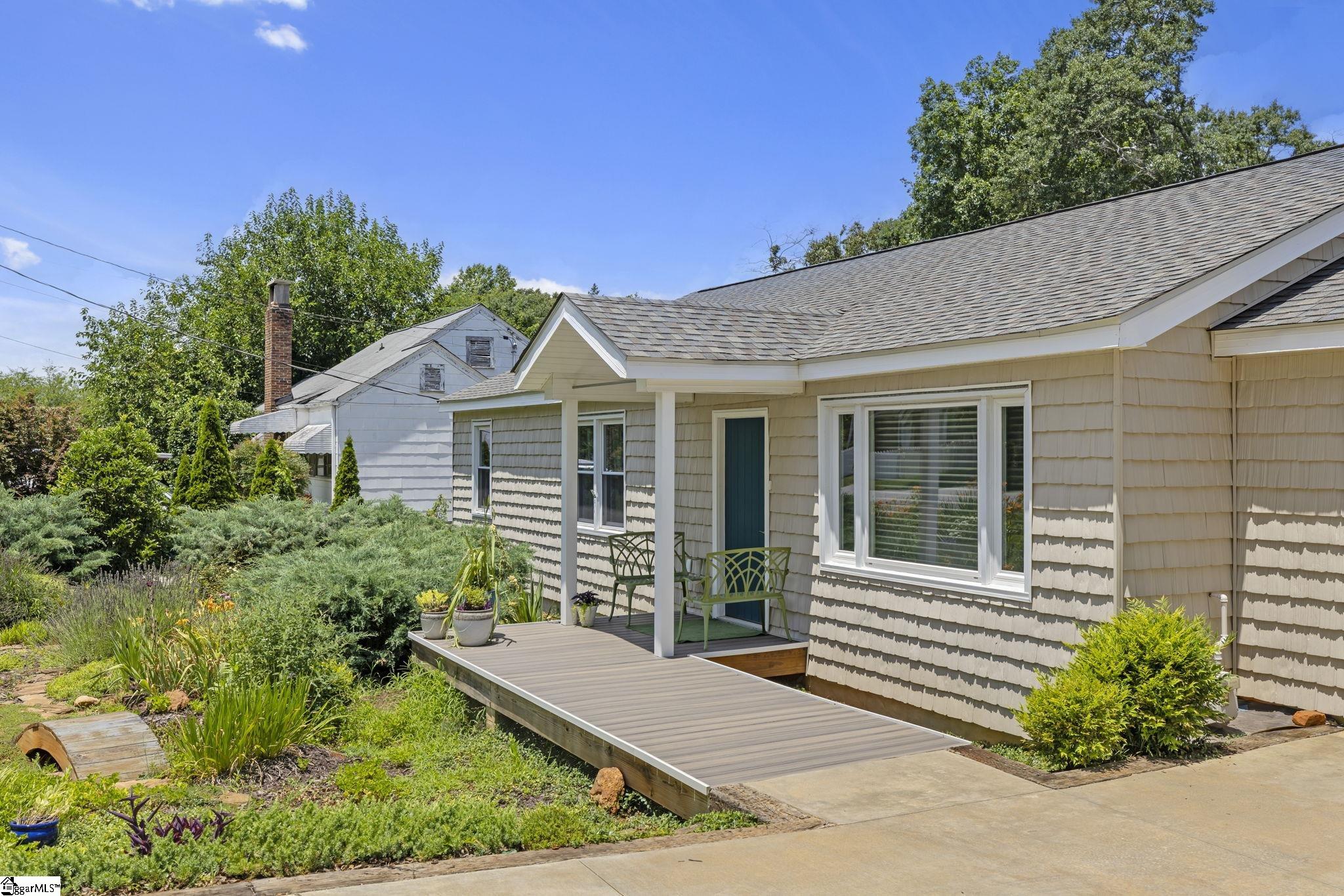 Greenville, South Carolina 29617, United States, 3 Bedrooms Bedrooms, ,2 BathroomsBathrooms,Residential,Active,163235