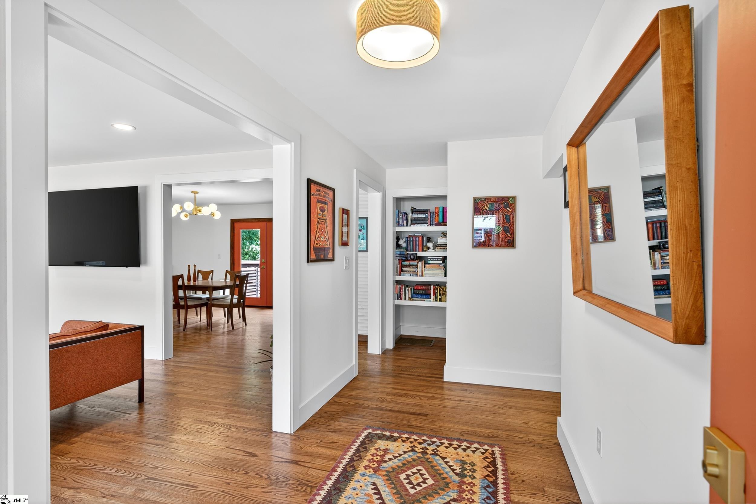 Greenville, South Carolina 29609, United States, 3 Bedrooms Bedrooms, ,2 BathroomsBathrooms,Residential,Pending,213607