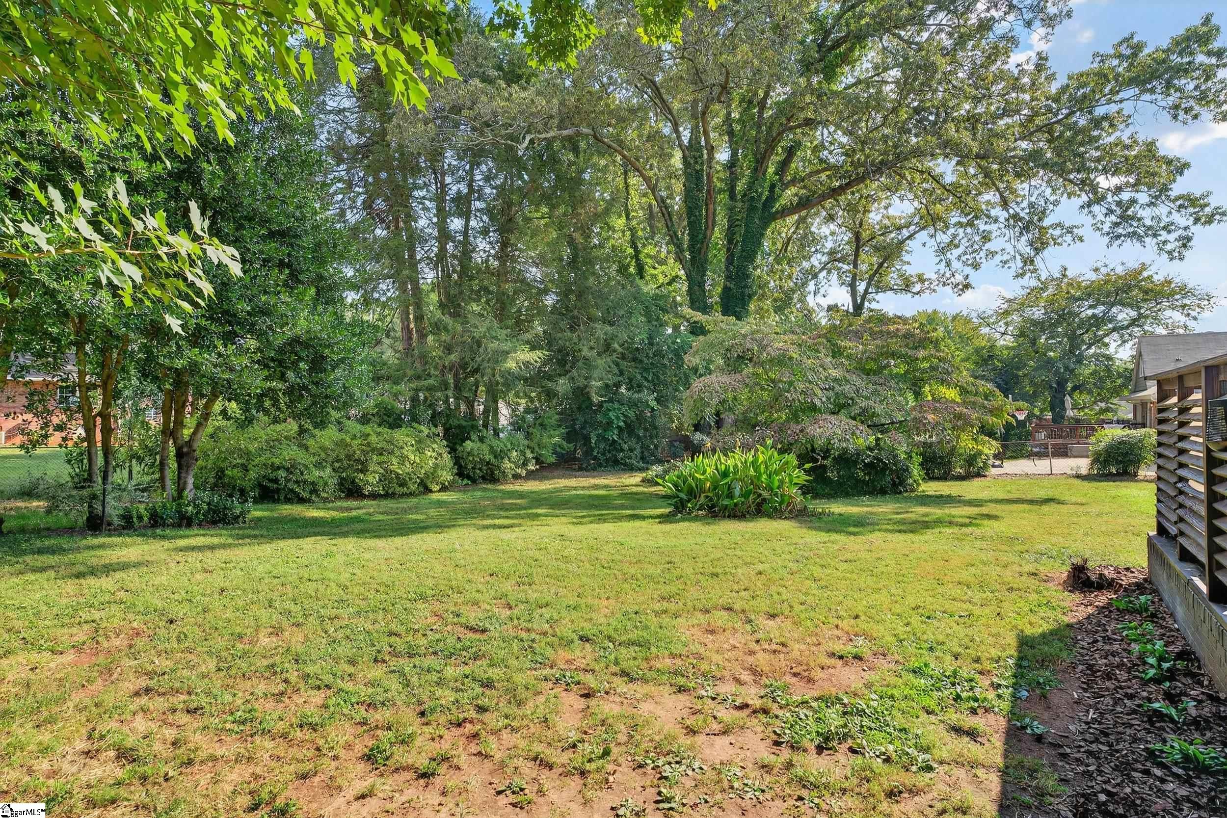 Greenville, South Carolina 29609, United States, 3 Bedrooms Bedrooms, ,2 BathroomsBathrooms,Residential,Pending,213607