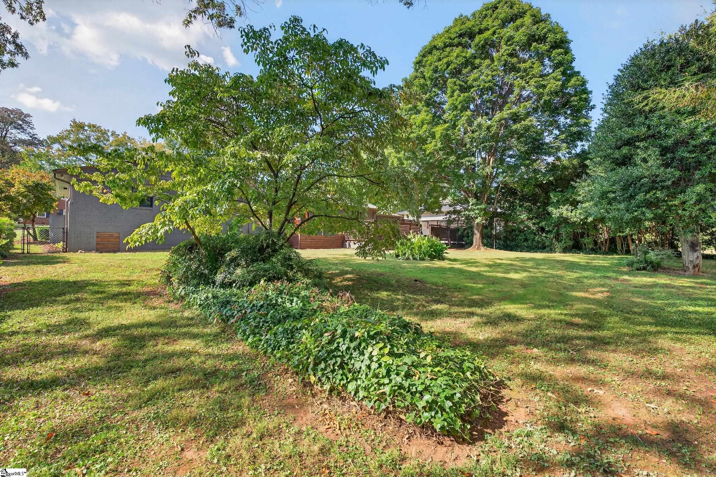 Greenville, South Carolina 29609, United States, 3 Bedrooms Bedrooms, ,2 BathroomsBathrooms,Residential,Pending,213607