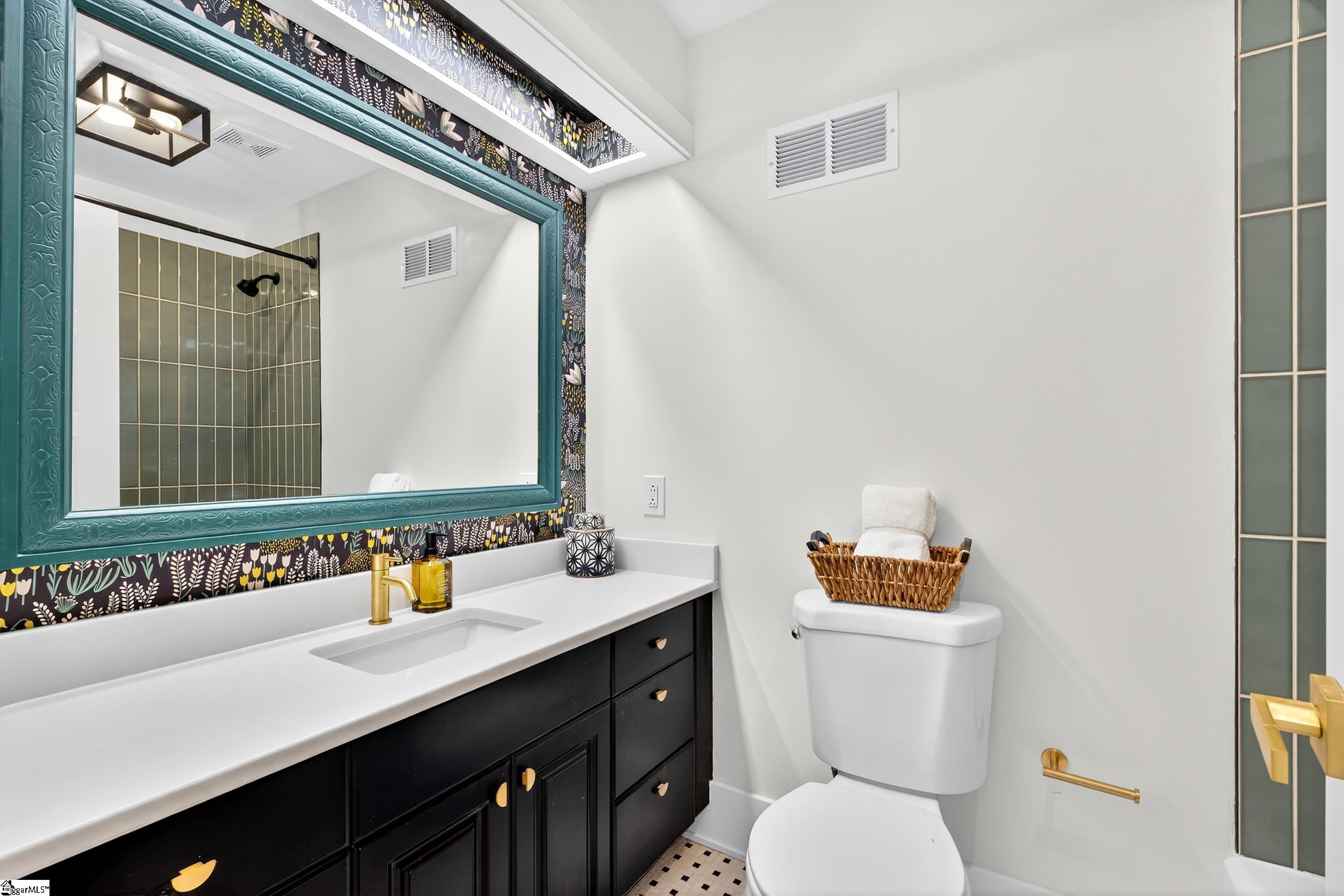 Greenville, South Carolina 29609, United States, 3 Bedrooms Bedrooms, ,2 BathroomsBathrooms,Residential,Pending,213607