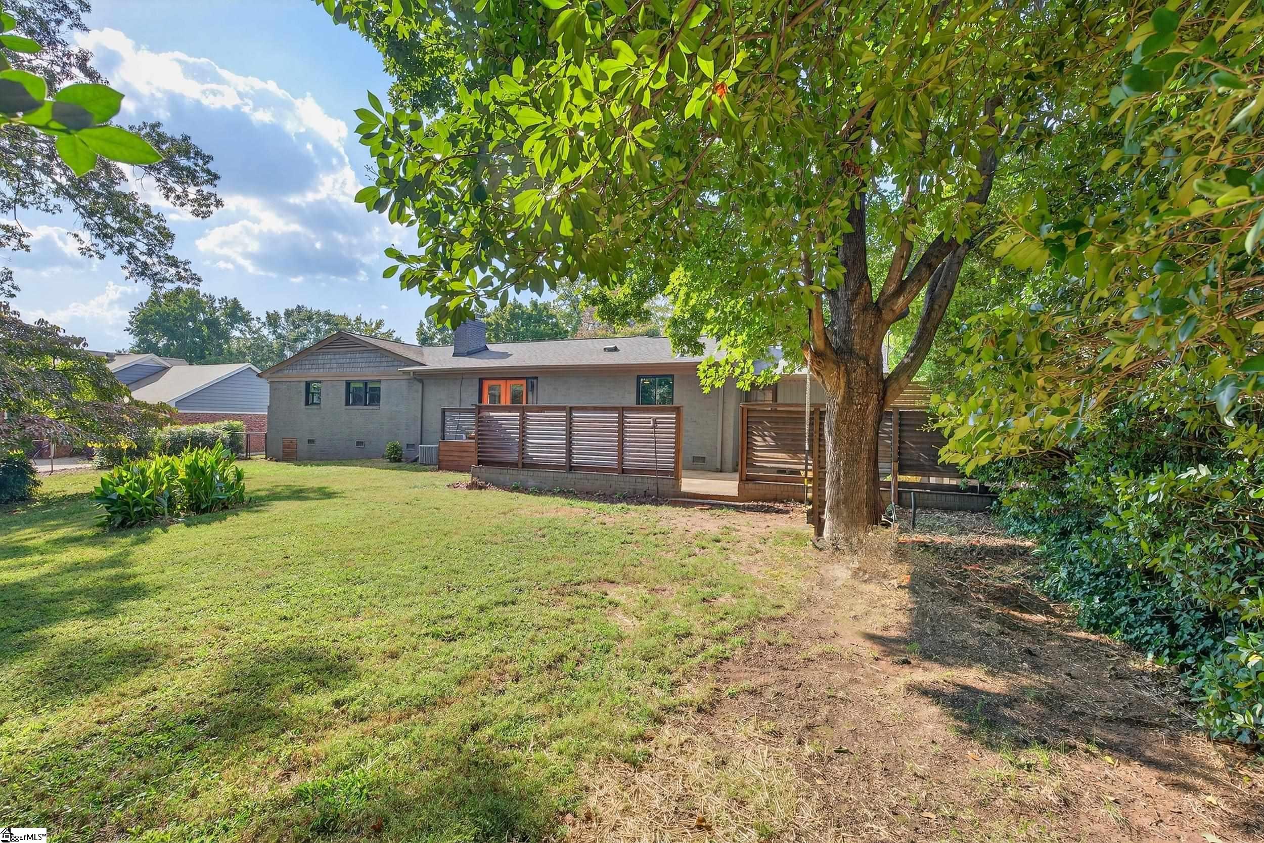 Greenville, South Carolina 29609, United States, 3 Bedrooms Bedrooms, ,2 BathroomsBathrooms,Residential,Pending,213607