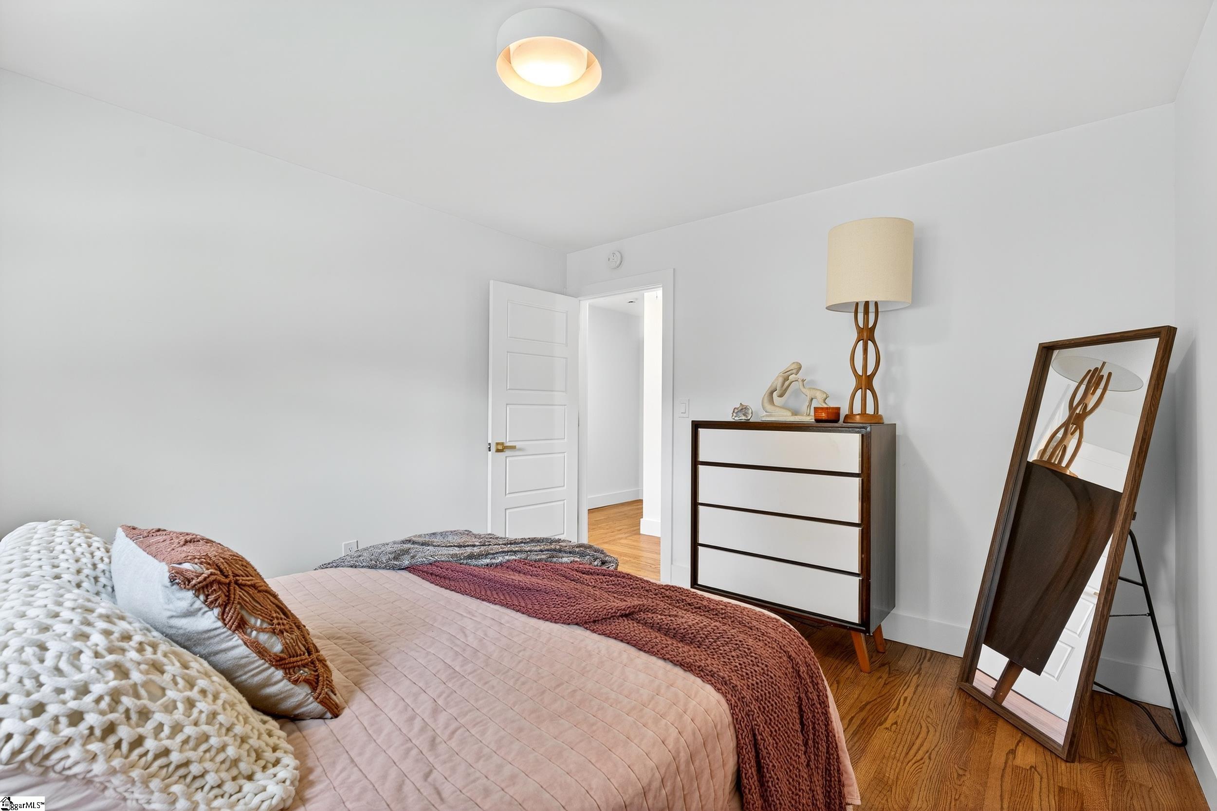 Greenville, South Carolina 29609, United States, 3 Bedrooms Bedrooms, ,2 BathroomsBathrooms,Residential,Pending,213607