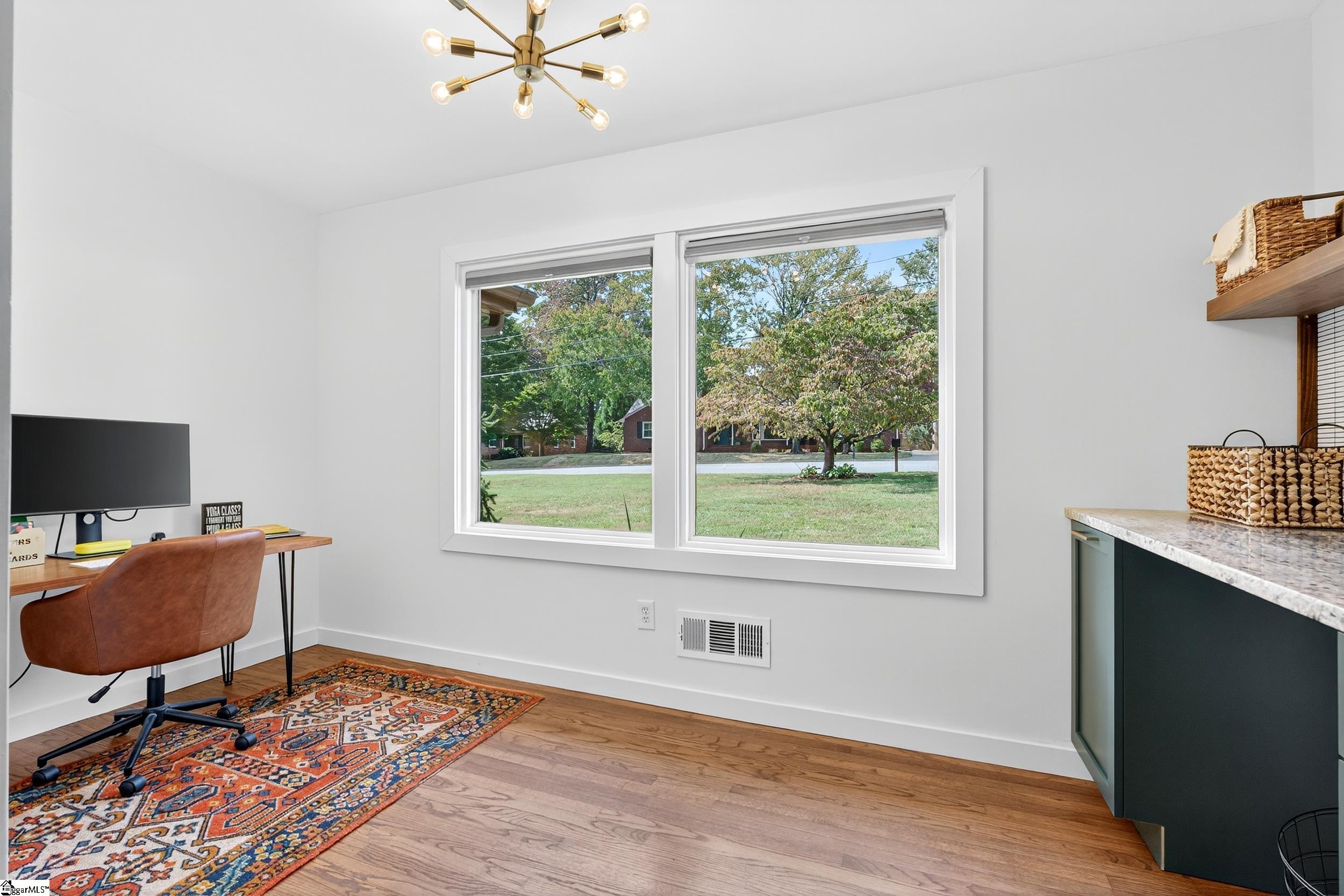 Greenville, South Carolina 29609, United States, 3 Bedrooms Bedrooms, ,2 BathroomsBathrooms,Residential,Pending,213607