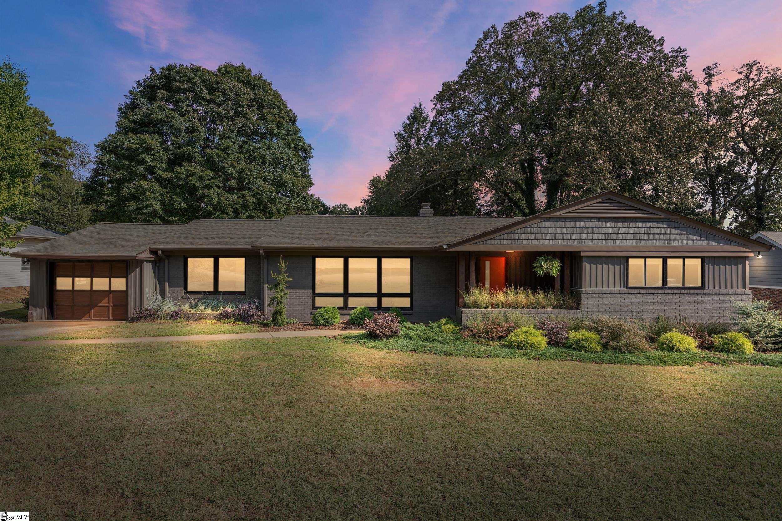 Greenville, South Carolina 29609, United States, 3 Bedrooms Bedrooms, ,2 BathroomsBathrooms,Residential,Pending,213607