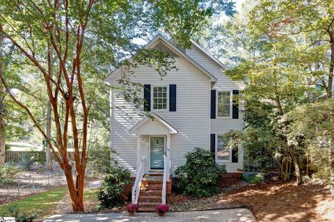 Photo of 104 Waccamaw Circle, Greenville, SC 29605 (MLS # 1571170)