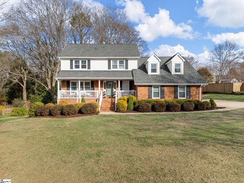 Photo of 828 Shoresbrook Drive, Spartanburg, SC 29301 (MLS # 1584069)