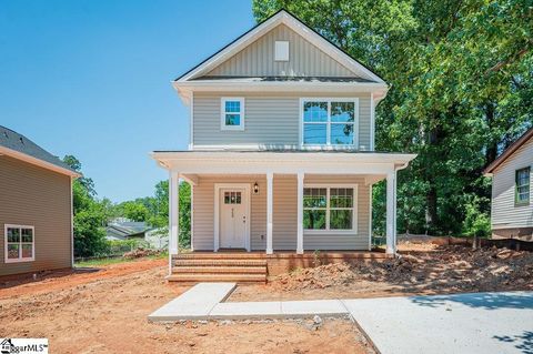 Photo of 668 Saxon Avenue, Spartanburg, SC 29301 (MLS # 1594149)