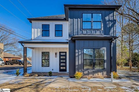 Photo of 256 Beacon Street, Greenville, SC 29605 (MLS # 1590262)