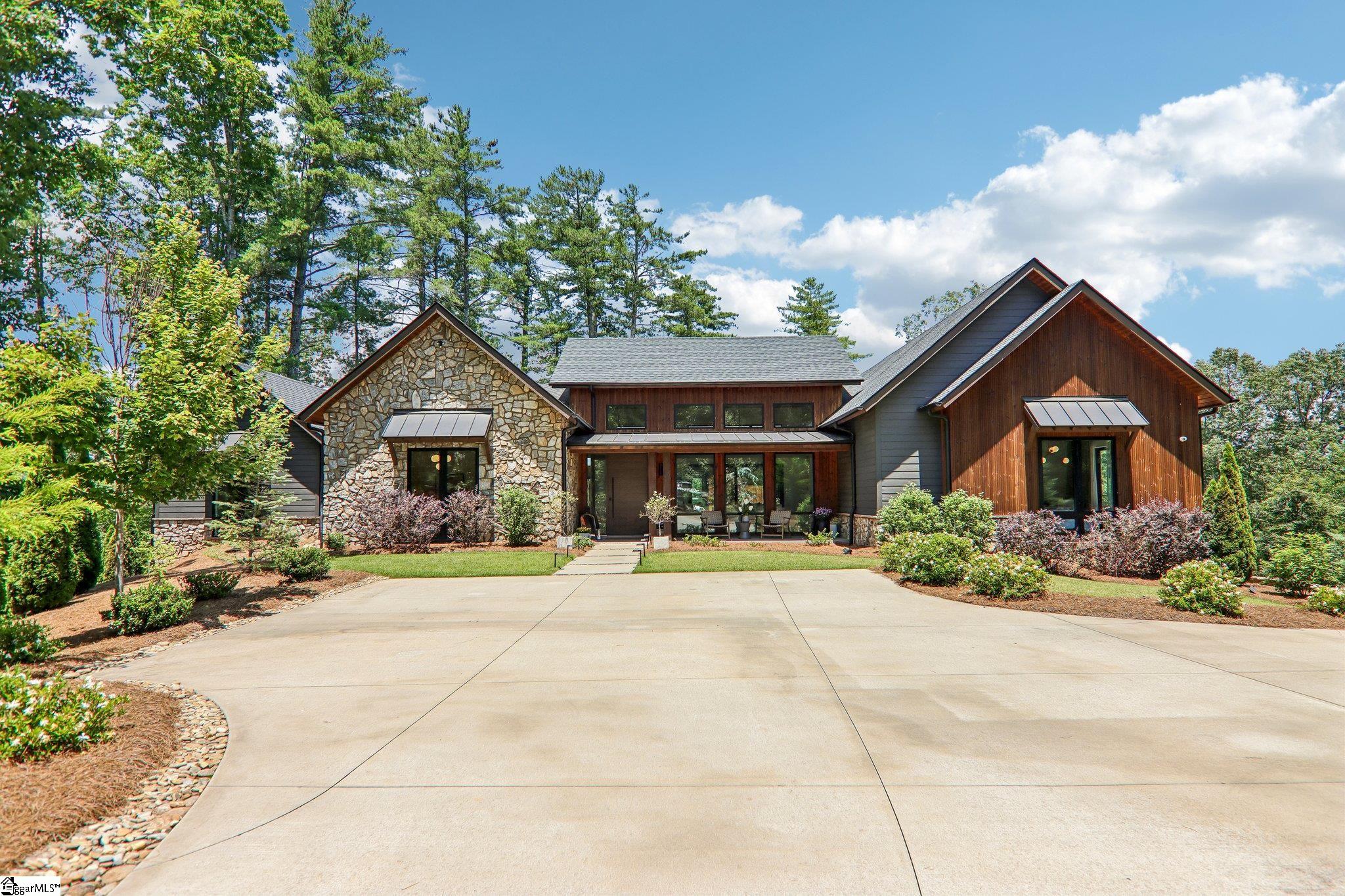 810 Lake View Court