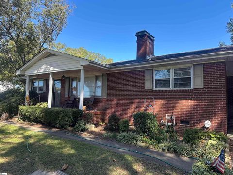 Photo of 374 Flatwood Road, Spartanburg, SC 29303 (MLS # 1587407)