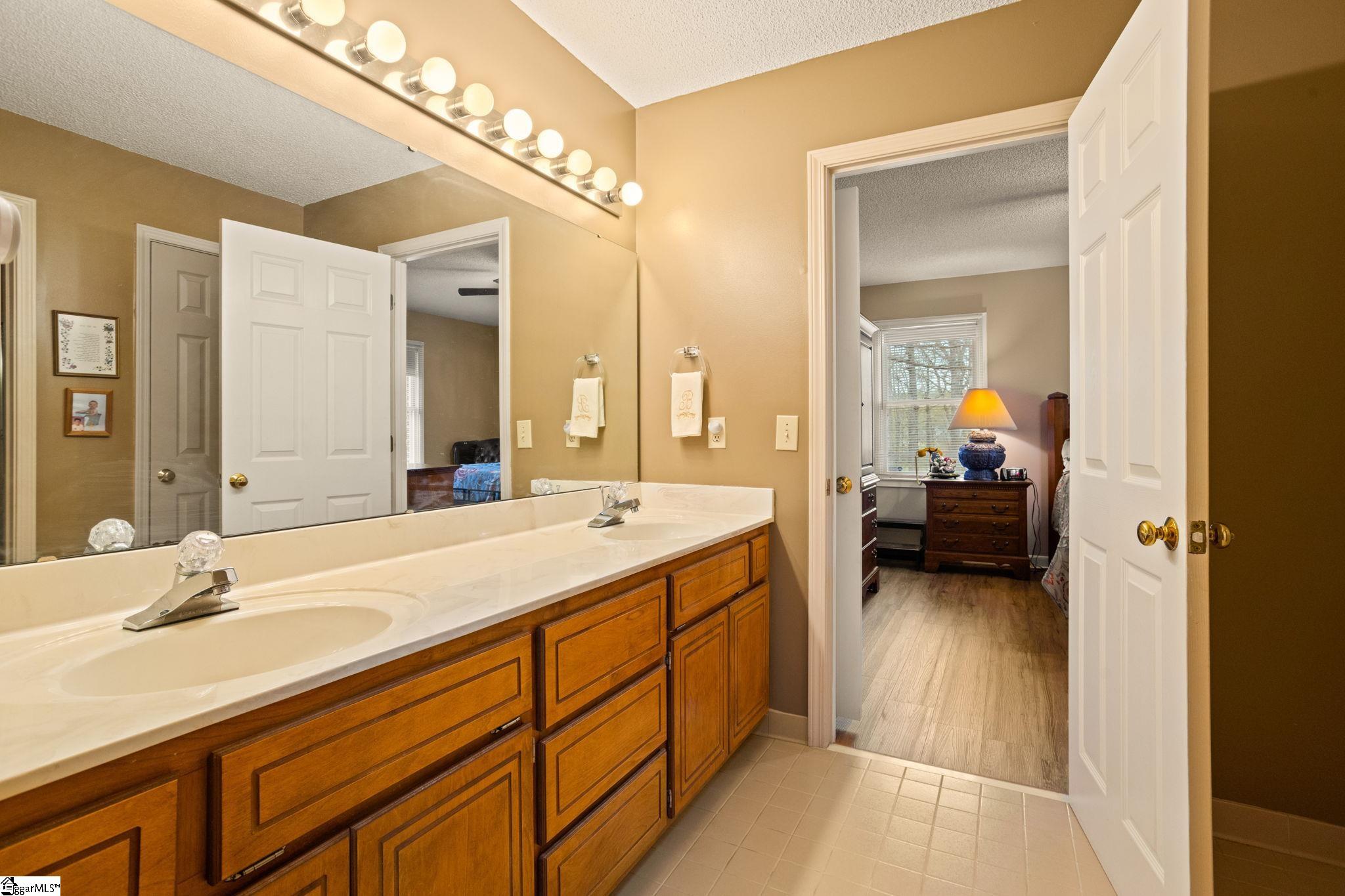 Greenville, South Carolina 29609, United States, 3 Bedrooms Bedrooms, ,3 BathroomsBathrooms,Residential,Active,115779