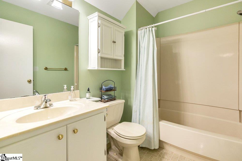 Anderson, South Carolina, 29625, United States, 5 Bedrooms Bedrooms, ,4 BathroomsBathrooms,Residential,Active,2045678