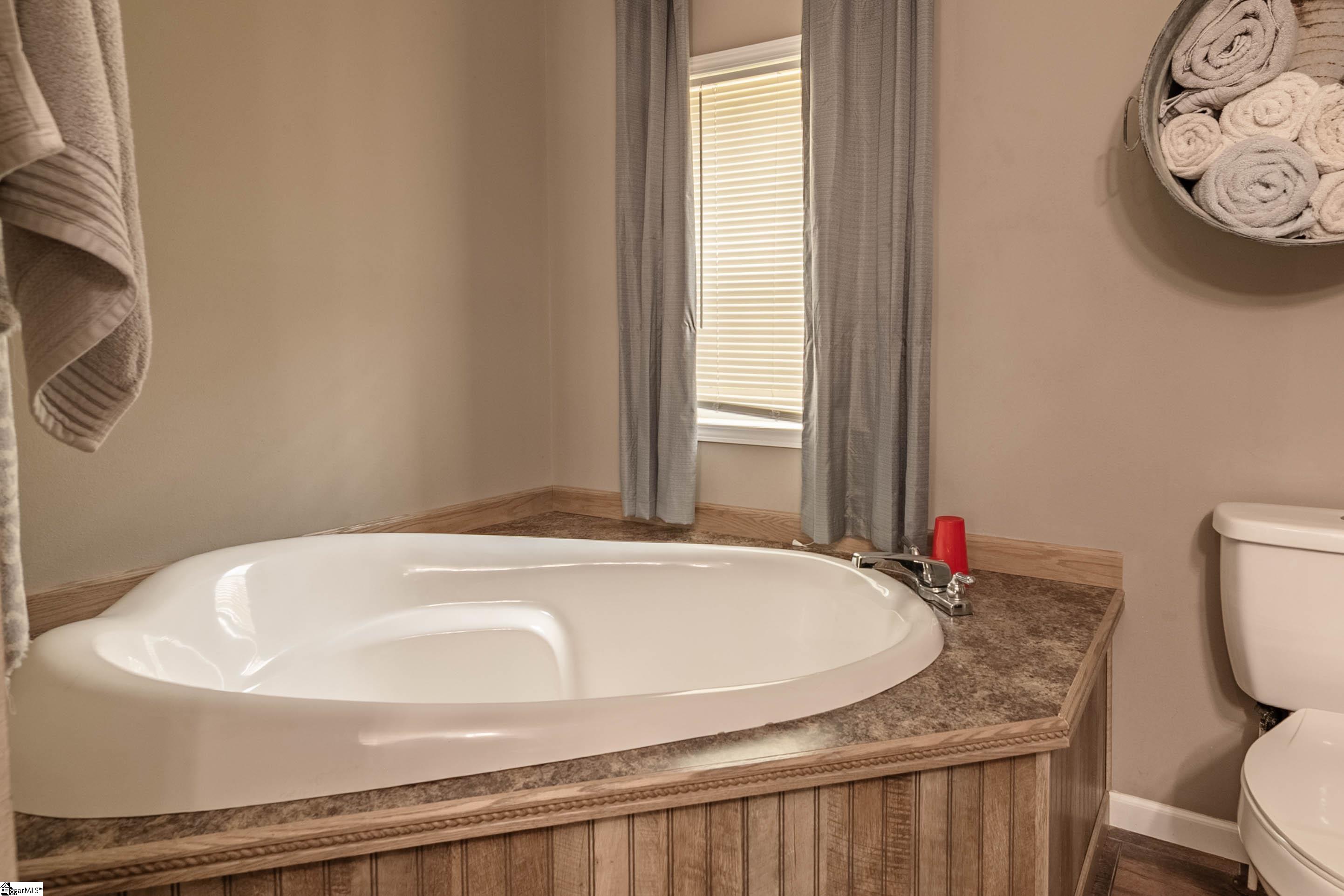 Travelers Rest, South Carolina 29690, United States, 5 Bedrooms Bedrooms, ,3 BathroomsBathrooms,Residential,Active,147009