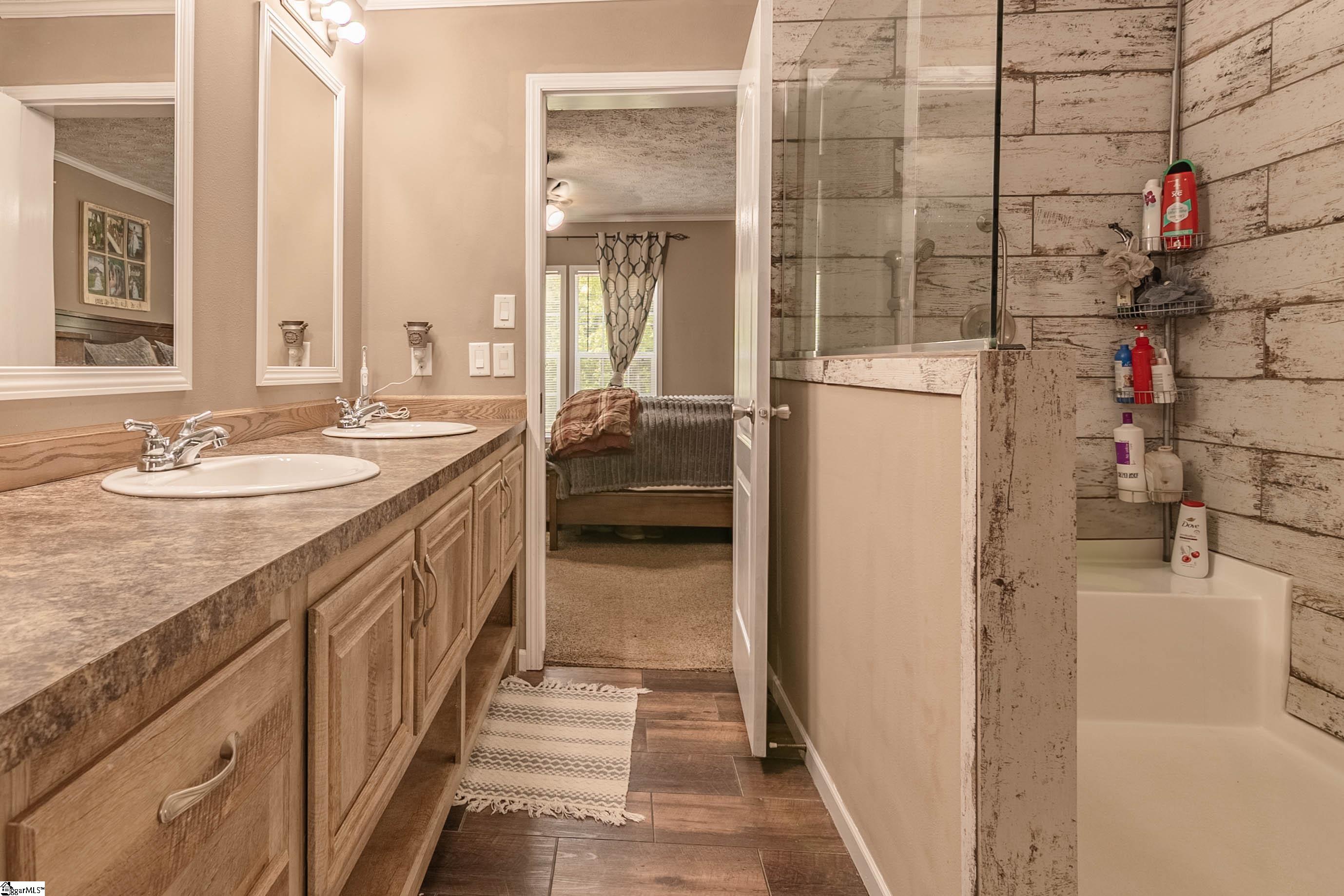 Travelers Rest, South Carolina 29690, United States, 5 Bedrooms Bedrooms, ,3 BathroomsBathrooms,Residential,Active,147009