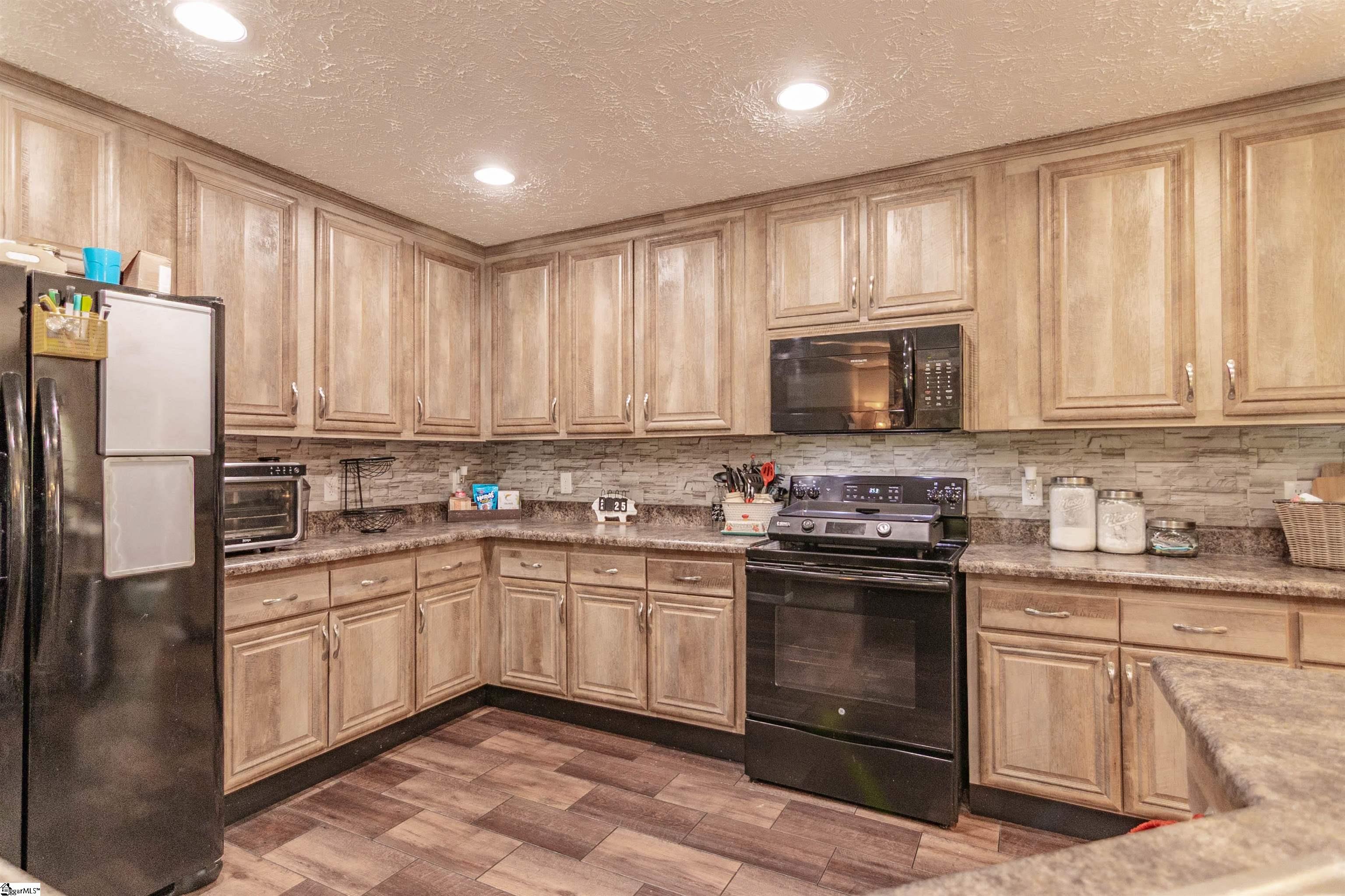 Travelers Rest, South Carolina 29690, United States, 5 Bedrooms Bedrooms, ,3 BathroomsBathrooms,Residential,Active,147009