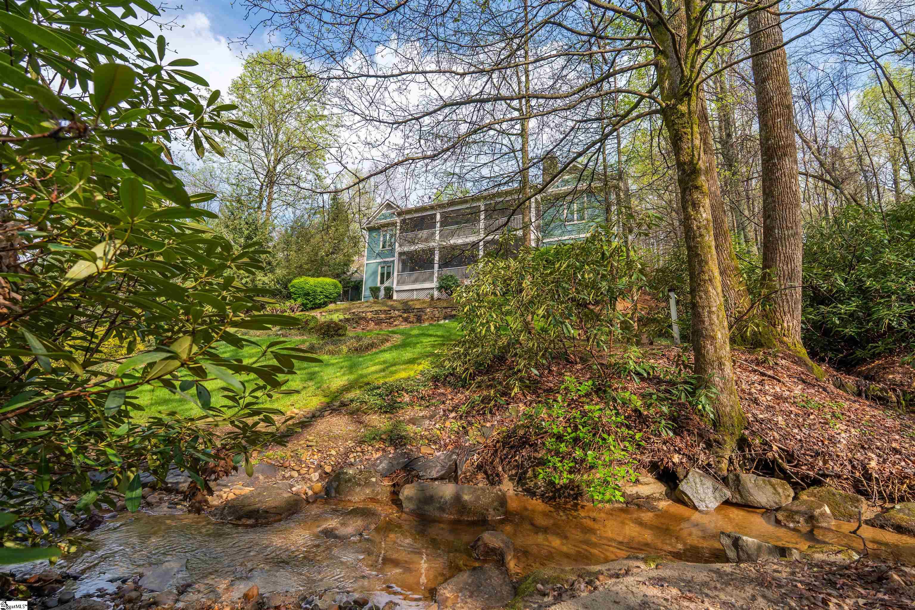 8 Rustic Court