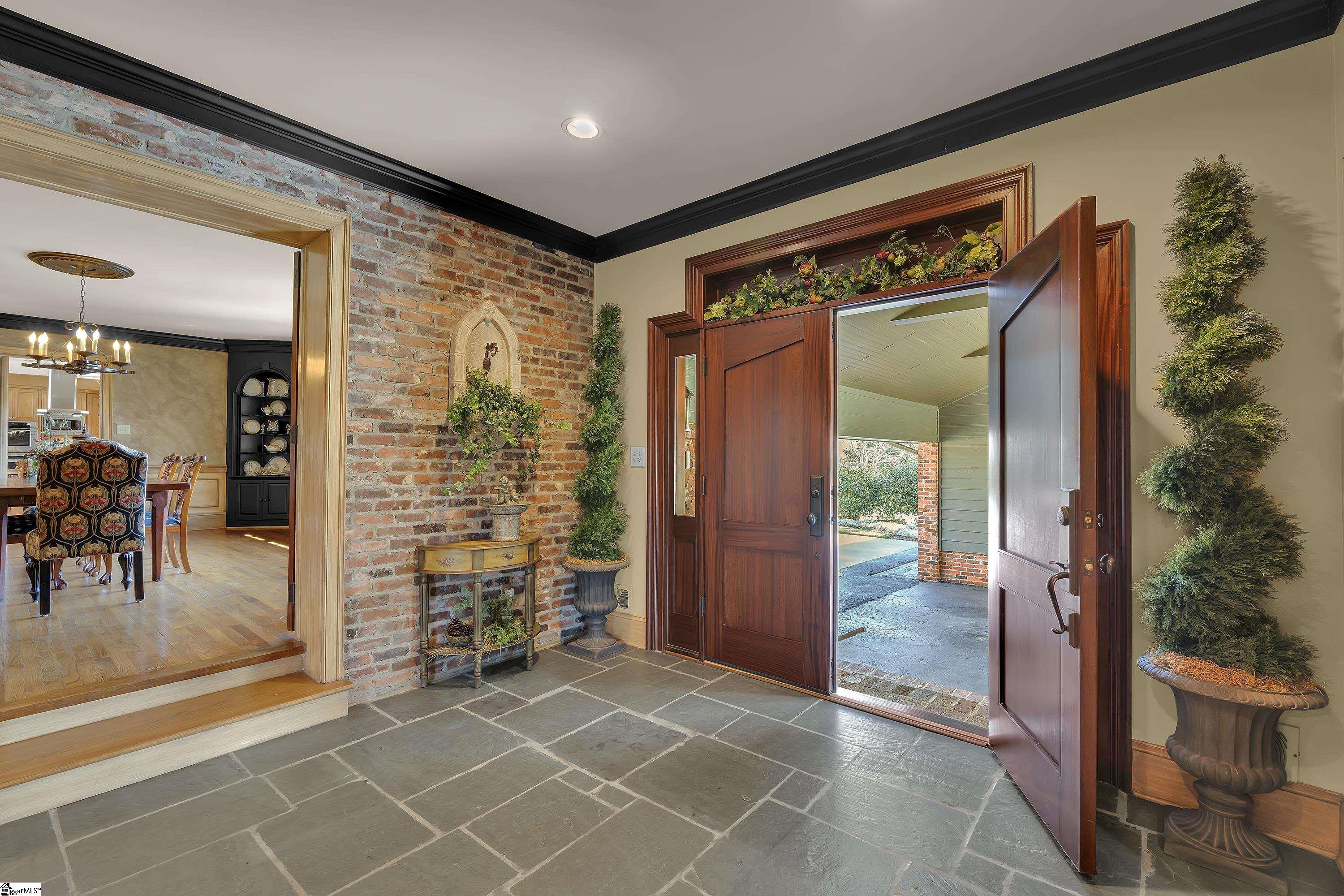 121 Montgomery Drive