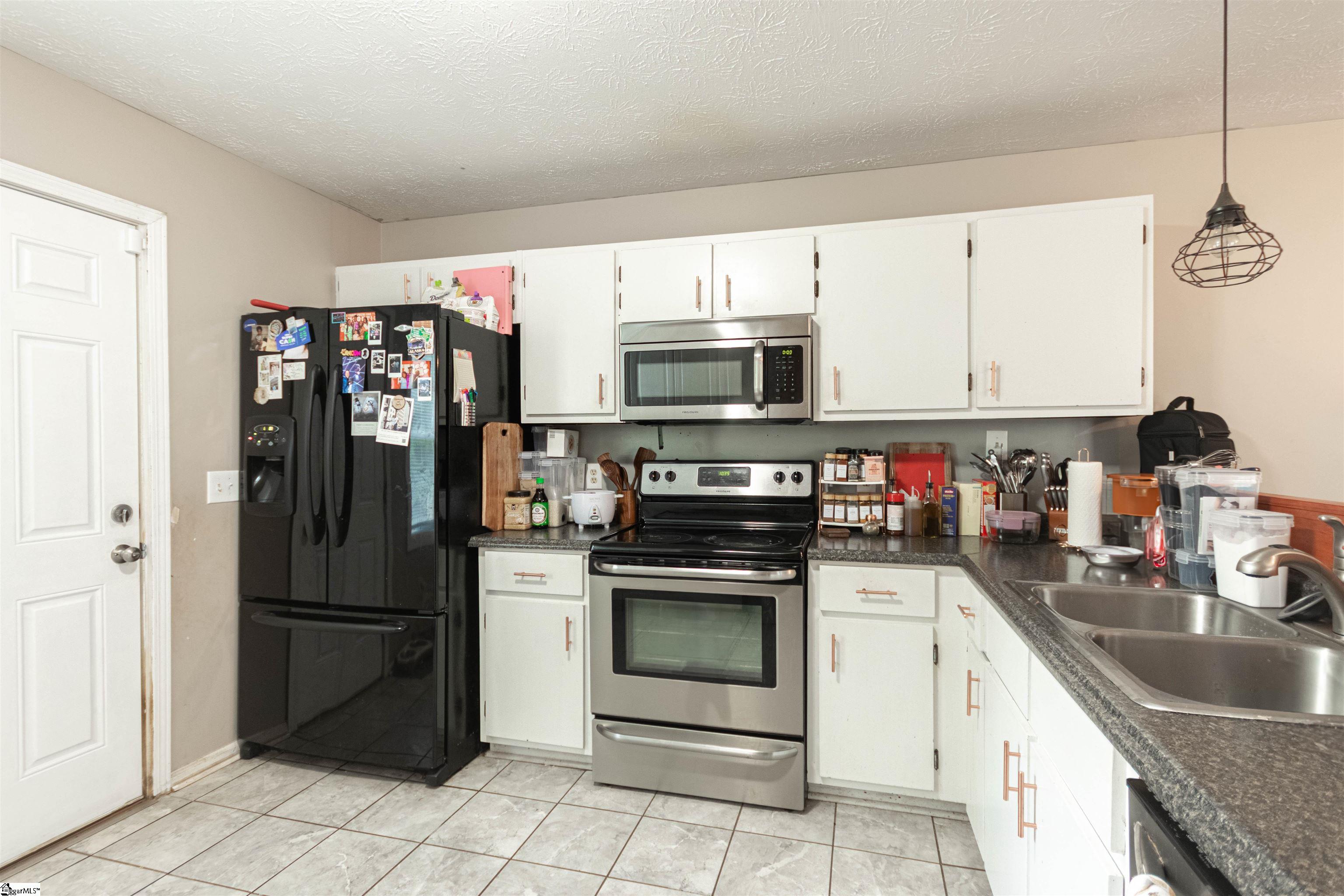 Easley, South Carolina 29640, United States, 3 Bedrooms Bedrooms, ,2 BathroomsBathrooms,Residential,Contingent,185839