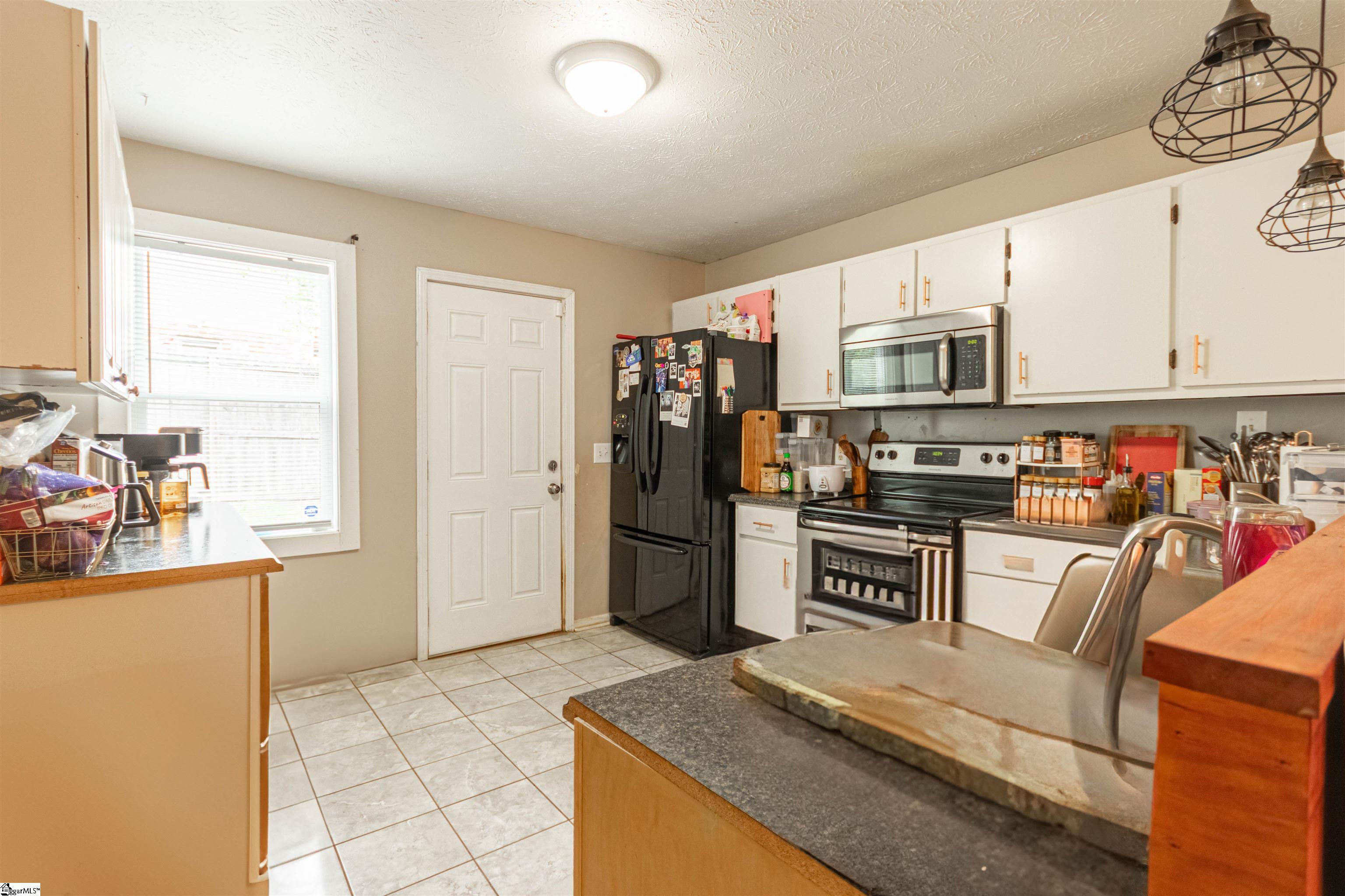 Easley, South Carolina 29640, United States, 3 Bedrooms Bedrooms, ,2 BathroomsBathrooms,Residential,Contingent,185839