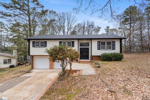 Photo of 112 Woodmont Circle, Greenville, SC 29605 (MLS # 1576530)