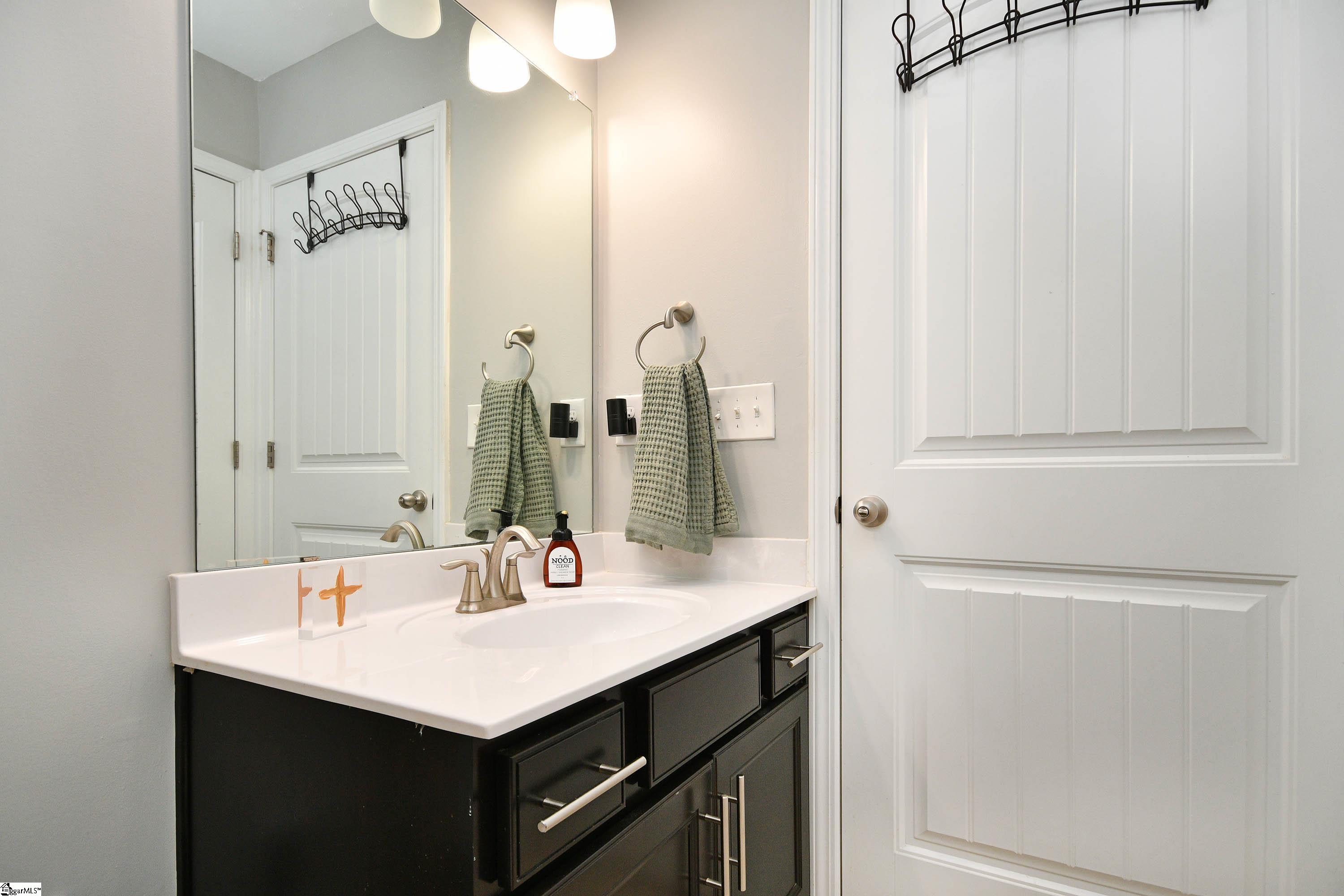 Simpsonville, South Carolina 29680, United States, 4 Bedrooms Bedrooms, ,3 BathroomsBathrooms,Residential,Active,179118