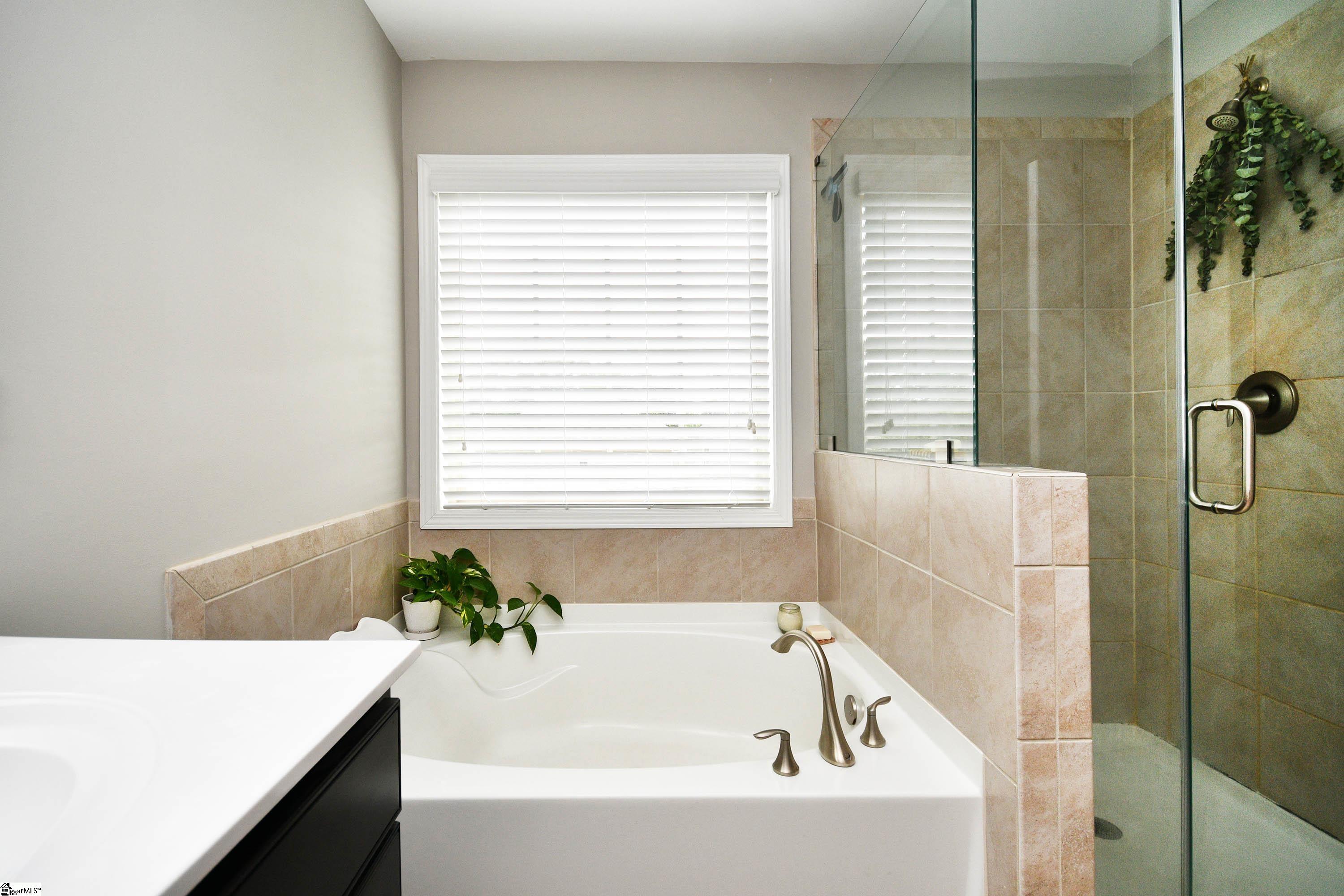 Simpsonville, South Carolina 29680, United States, 4 Bedrooms Bedrooms, ,3 BathroomsBathrooms,Residential,Active,179118