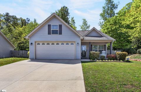Photo of 606 Chastine Drive, Spartanburg, SC 29301 (MLS # 1588034)