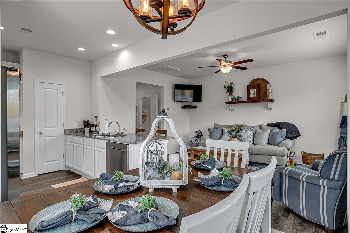 Duncan, South Carolina 29334, United States, 3 Bedrooms Bedrooms, ,3 BathroomsBathrooms,Residential,Active,170021